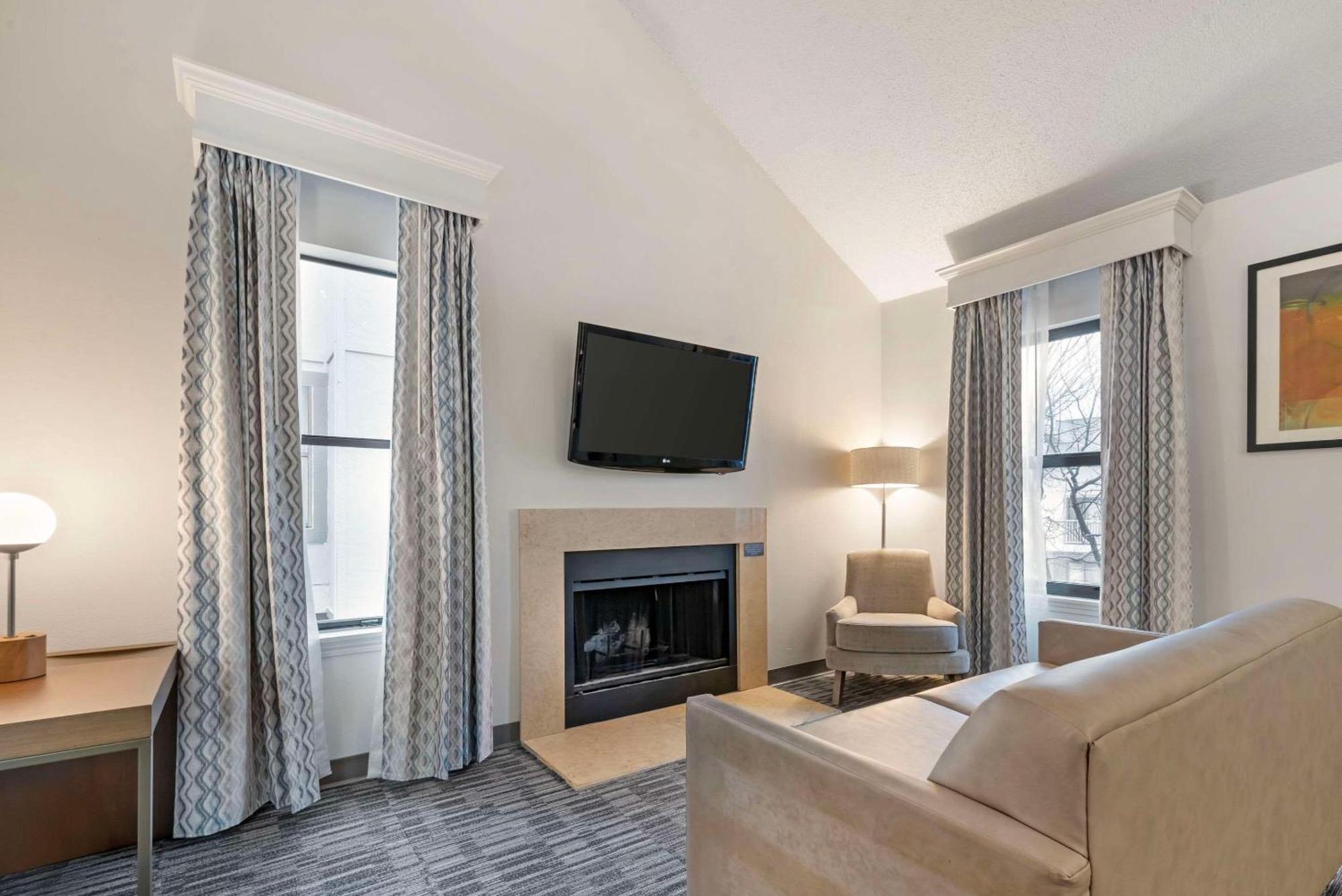 Mainstay Suites St Louis - Galleria Richmond Heights Exterior foto